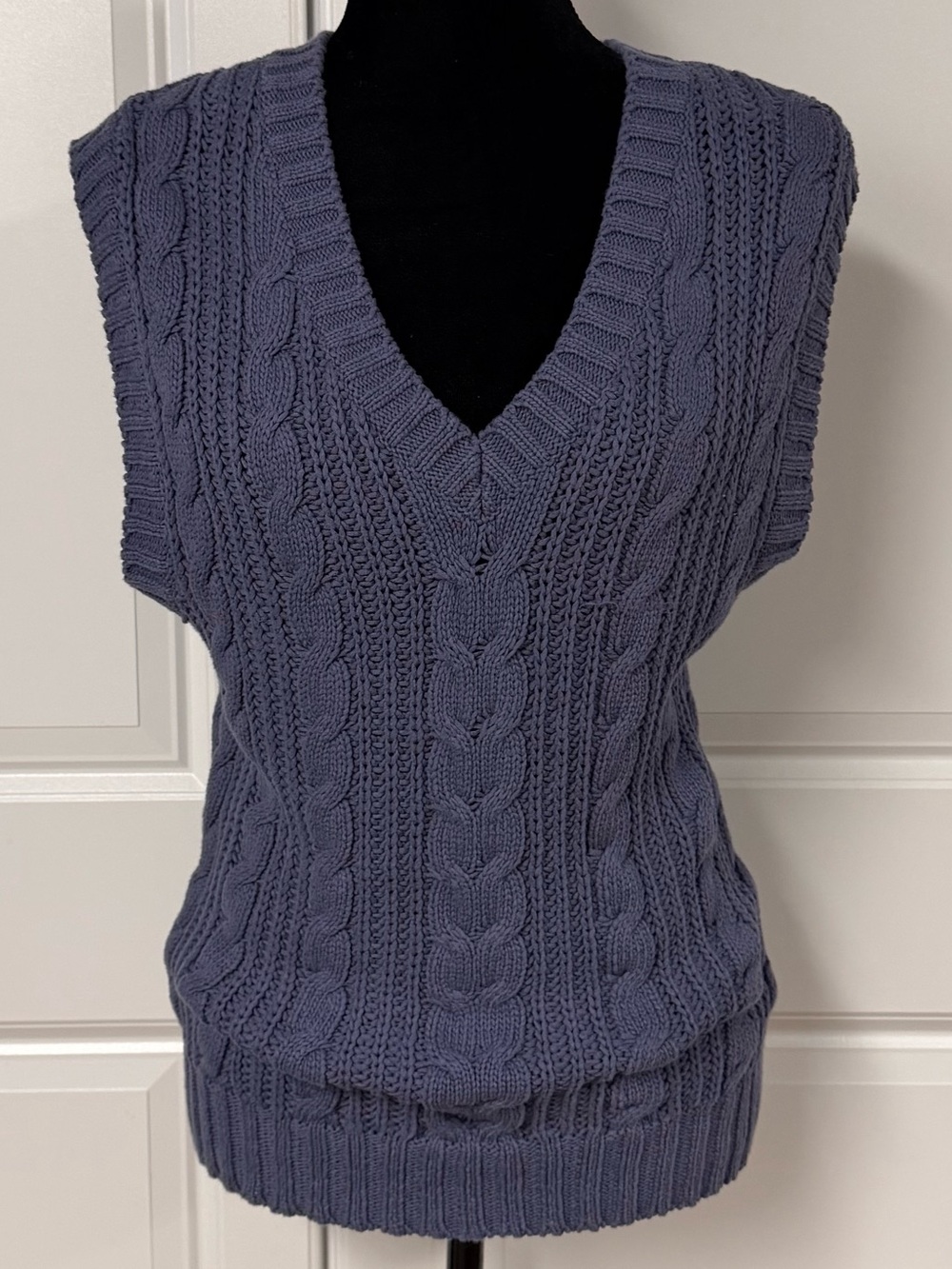 American Eagle V-Neck Cable Knit Sweater Vest